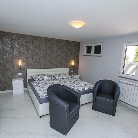 Apartment Alsia Πόρετς Εξωτερικό φωτογραφία